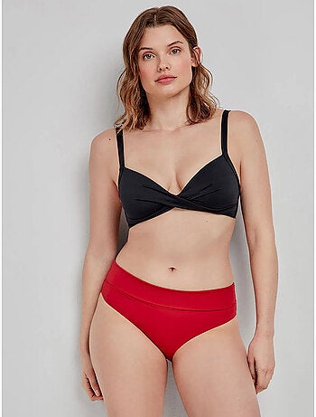 Top bikini capacidad sin aro, con foam y cruce de tejido en escote