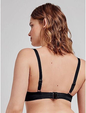 Top bikini capacidad sin aro, con foam y cruce de tejido en escote