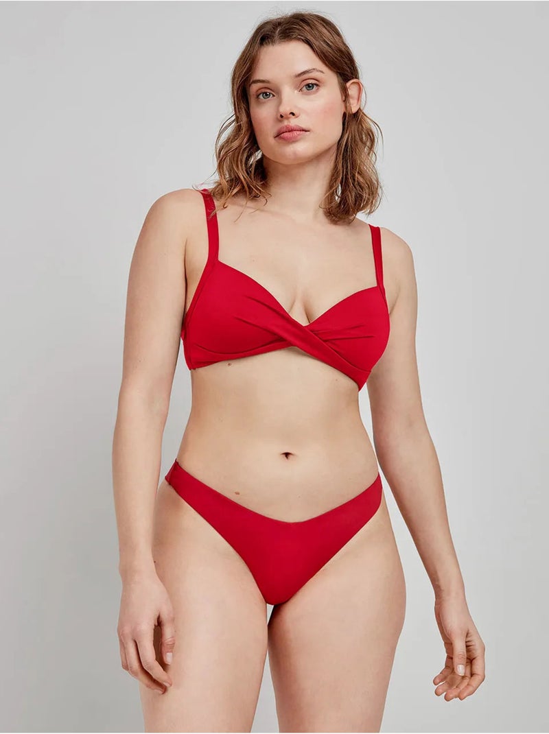 Top bikini capacidad sin aro, con foam y cruce de tejido en escote Rojo - Kiabi