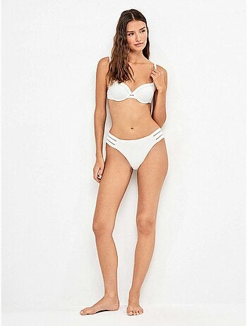 Top bikini con aro, foam y detalle calado en escote