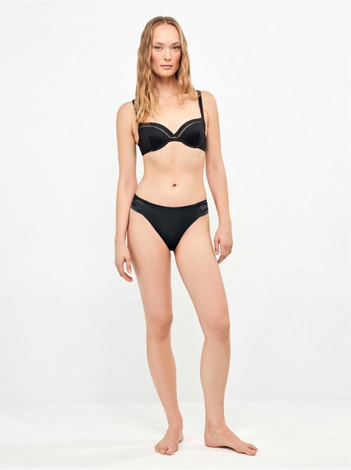 Top bikini con aro, foam y detalle calado en escote - Kiabi Top bikini con aro, foam y detalle calado en escote - Kiabi
