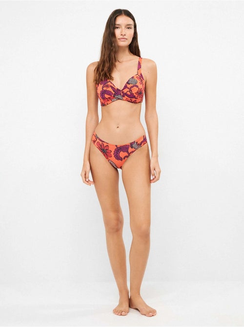Top bikini de capacidad sin aro y con foam con cruce copas c y d - Kiabi Top bikini de capacidad sin aro y con foam con cruce copas c y d - Kiabi