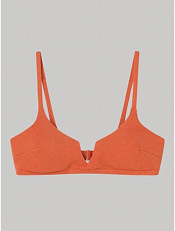 Top bikini sin aro, con foam extraíble, escote en v y tejido de piqué