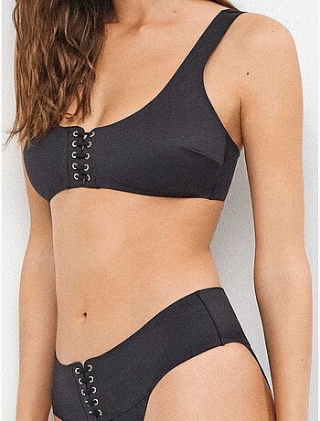 Top bikini sin aro, con foam extraíble y tejido high tech moldeador