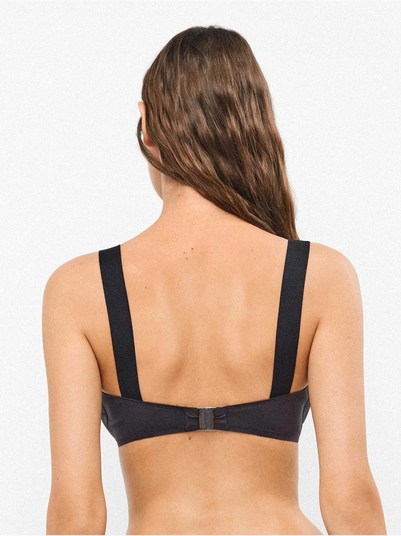 Top bikini sin aro, con foam extraíble y tejido high tech moldeador Negro - Kiabi