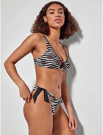 Top bikini sin aro y con foam extraíble, con estampado cebra