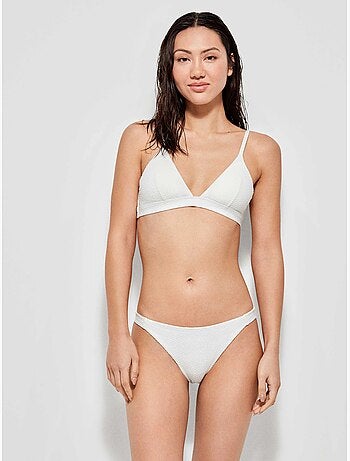 Top bikini sin aro y con foam extraíble, de tejido con textura