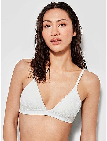 Top bikini sin aro y con foam extraíble, de tejido con textura