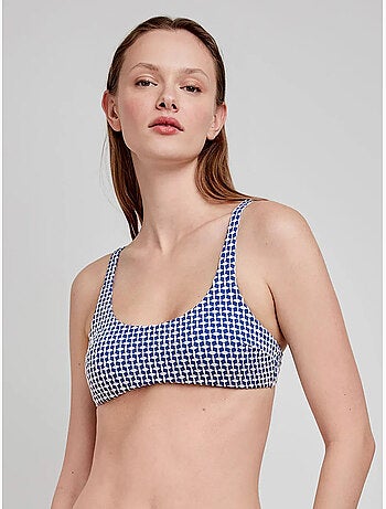 Top bikini sin aro y con foam extraíble, en tejido de estructura