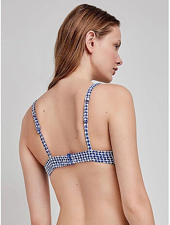 Top bikini sin aro y con foam extraíble, en tejido de estructura