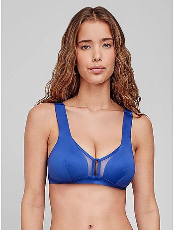 Top bikini sin aro y con foam extraíble, en tejido high tech con tul
