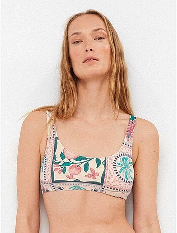 Top bikini sin aro y foam extraíble estampada con acabado brillo