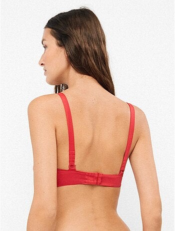 Top bikini triangular sin aro y foam extraible con cruce en escote