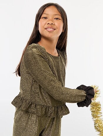 Top brillante de punto con besos y volante