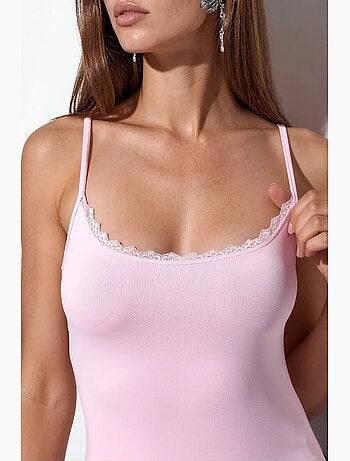Top camisola corto ajustado con encaje busem