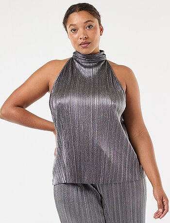 Top con sisas americanas de punto plisado