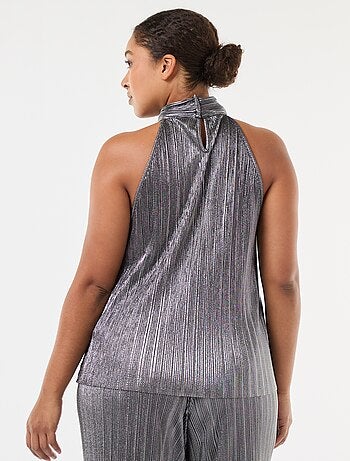 Top con sisas americanas de punto plisado