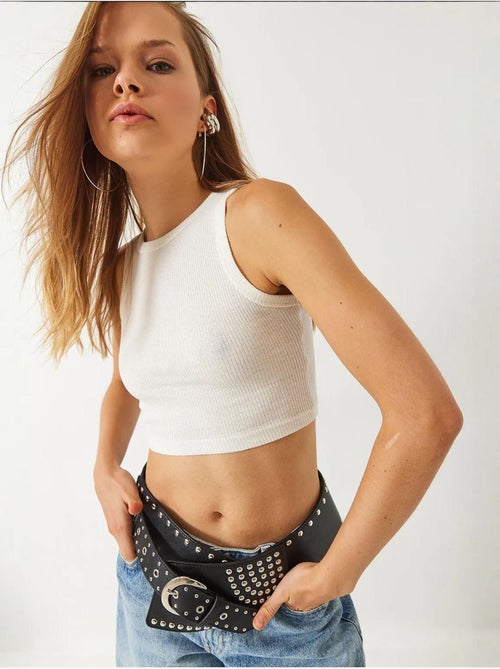Top corto de algodón acanalado con cuello halter lucci - Kiabi Top corto de algodón acanalado con cuello halter lucci - Kiabi