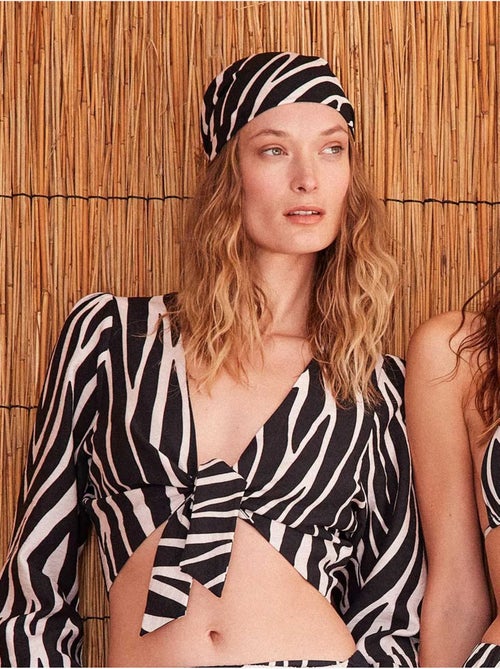 Top corto de manga acampanada estampado animal print cebra - Kiabi Top corto de manga acampanada estampado animal print cebra - Kiabi