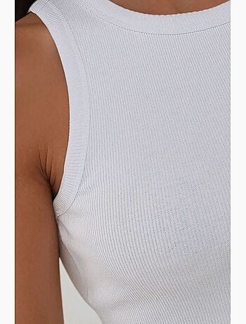 Top corto de punto acanalado sin mangas con cuello redondo hiccup