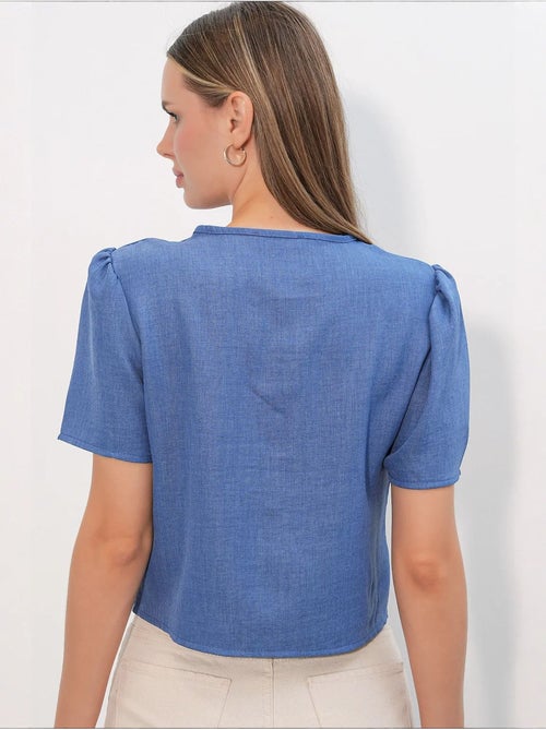Top corto texturizado de mezcla de lino con cuello de pico bdart - Kiabi Top corto texturizado de mezcla de lino con cuello de pico bdart - Kiabi