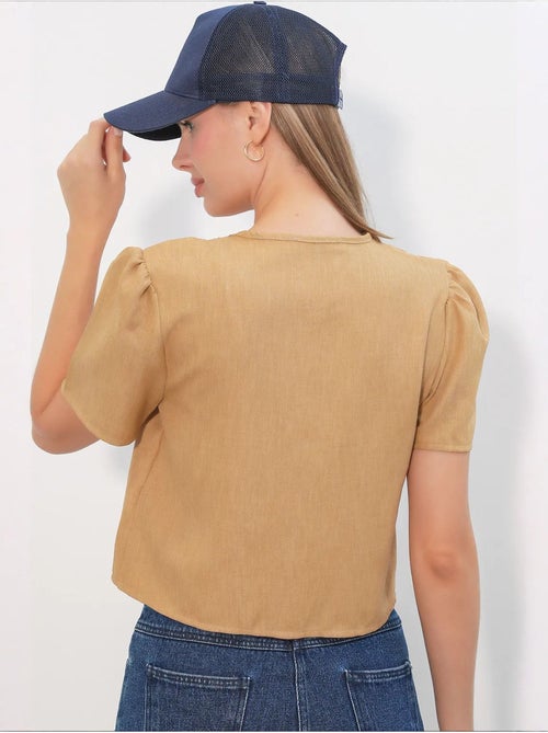 Top corto texturizado de mezcla de lino con cuello de pico bdart - Kiabi Top corto texturizado de mezcla de lino con cuello de pico bdart - Kiabi