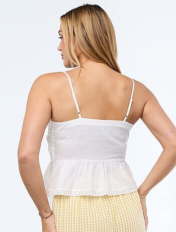 Top cropped de tirantes finos