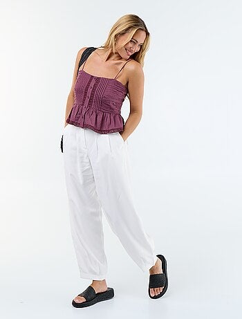 Top cropped de tirantes finos