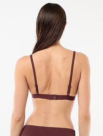Top de bikini triángulo con bordes de macramé