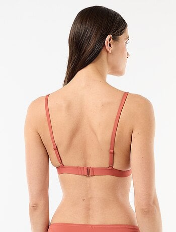 Top de bikini triángulo con bordes de macramé