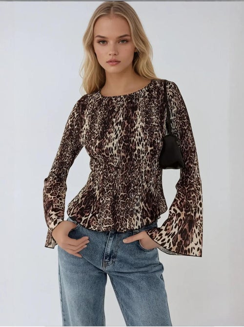 Top de cuello barco con estampado animal y detalle fruncido - Kiabi Top de cuello barco con estampado animal y detalle fruncido - Kiabi