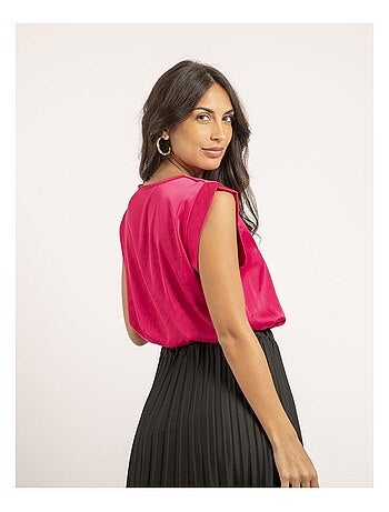 Top de cuello en V de satén FIKA