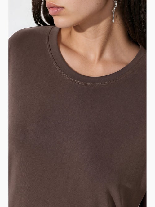 Top de cuello redondo y manga corta de corte relajado busem - Kiabi Top de cuello redondo y manga corta de corte relajado busem - Kiabi