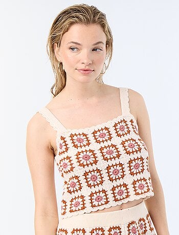 Top de ganchillo con estampado
