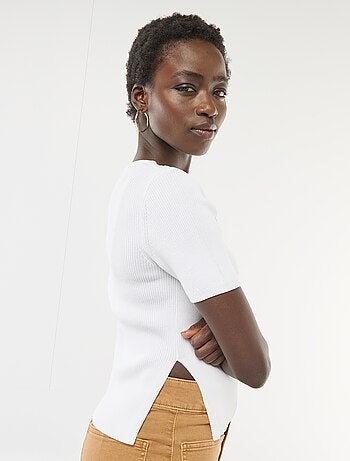 Top de manga corta en punto de canalé