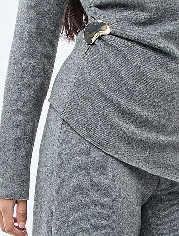 Top de punto asimétrico