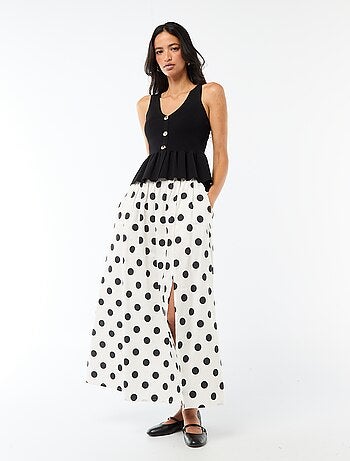 Top de punto fino con abertura abotonada