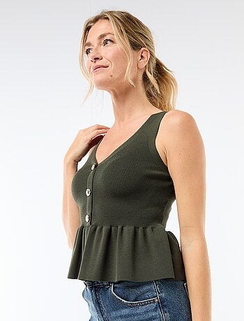 Top de punto fino con abertura abotonada