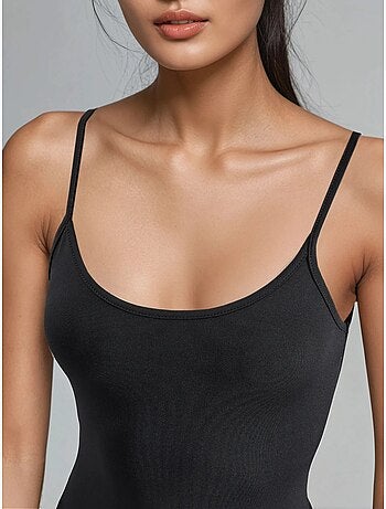 Top de tirantes ajustado de punto con cuello en u busem