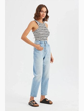 Top de tirantes con cuello halter y tejido a rayas hiccup