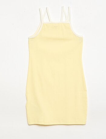 Top de tirantes finos y estampado en el pecho