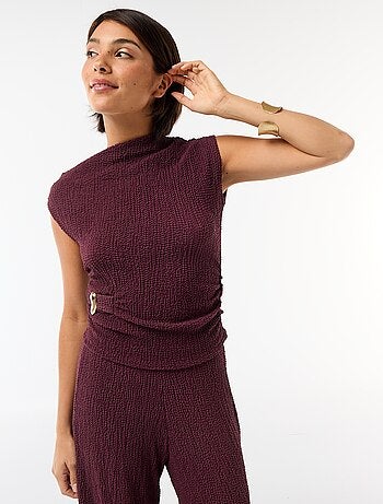 Top elástico liso asimétrico sin mangas