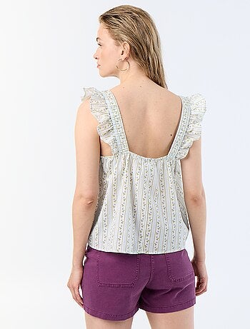 Top estampado con tirantes de volantes