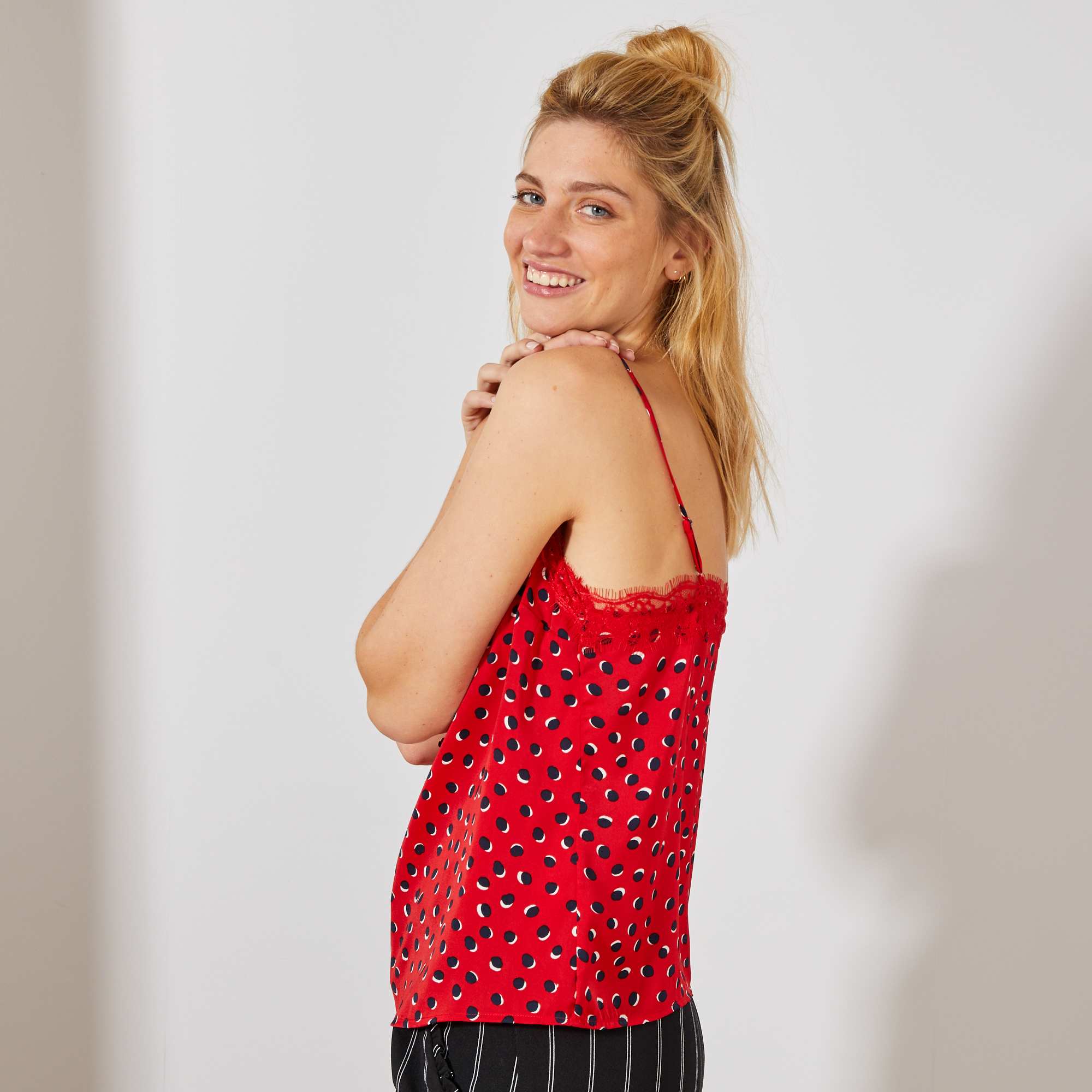 Top lencero con escote de encaje Mujer talla 34 a 48 ROJO Kiabi 9,00€