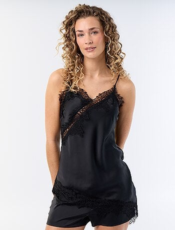 Top satinado asimétrico con encaje