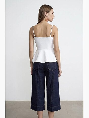 Top tipo camisola ajustado con escote cuadrado y volantes dilvin