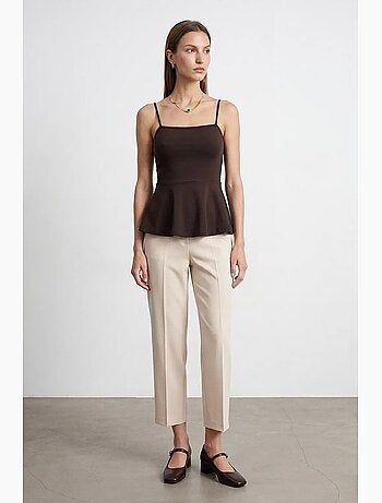 Top tipo camisola ajustado con escote cuadrado y volantes dilvin