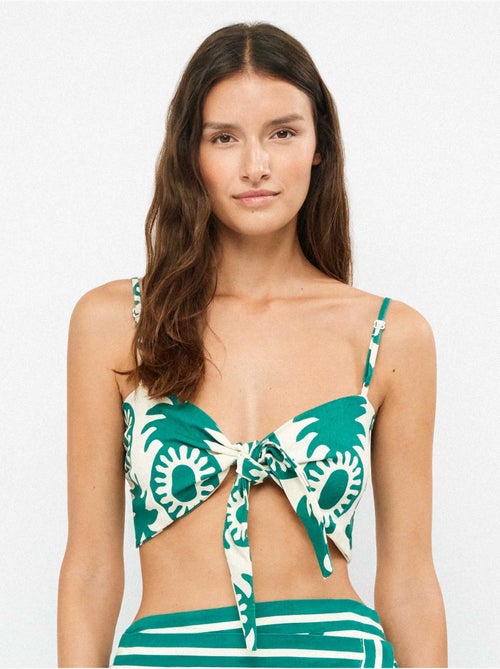 Top tirante fino con lazada en pecho y espalda fruncida, con lino - Kiabi Top tirante fino con lazada en pecho y espalda fruncida, con lino - Kiabi