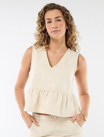 Top vaquero con cuello en pico