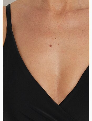 Traje de baño de una pieza con escote en V y drapeado